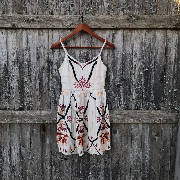 Free People Dresses & Skirts - Free people embroidered dress